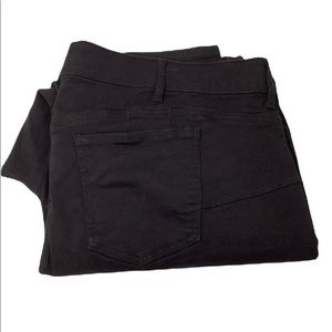 Torrid Bombshell Skinny black jeans size 26R EUC